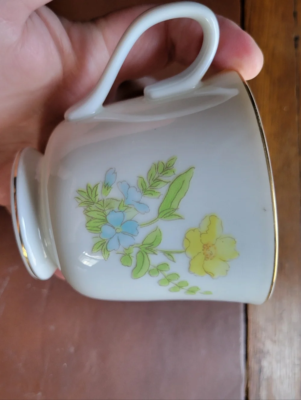 Ecko International Spring Bouquet Teacup